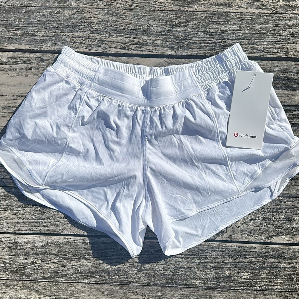 Lululemon Hotty Hot Short Long 4" White size 4 NWT‎